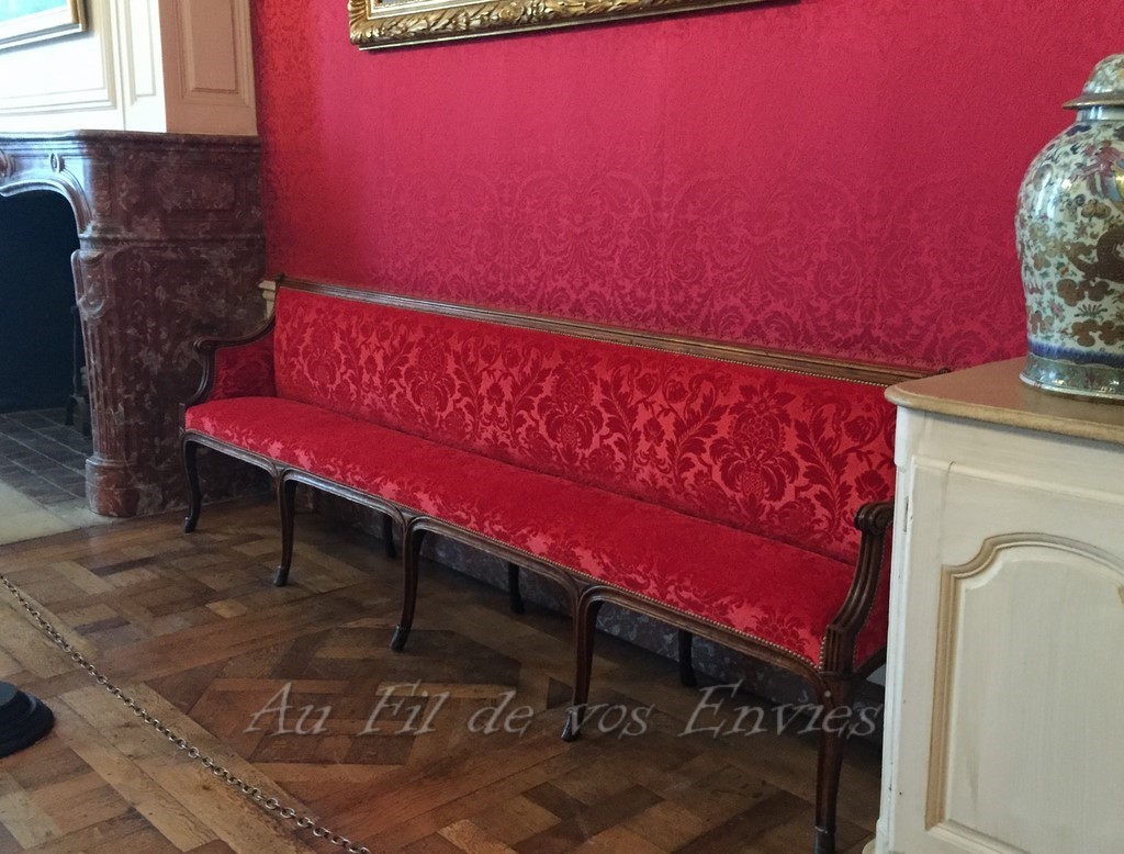 Château de Chambord - Banquette Estampillée Delanois